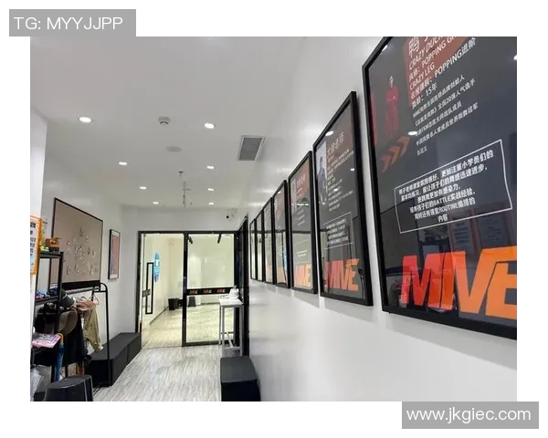 街舞战术解析深圳街舞队的阵地战术与团队协作策略 街舞战术解析深圳街舞队的阵地战术与团队协作策略